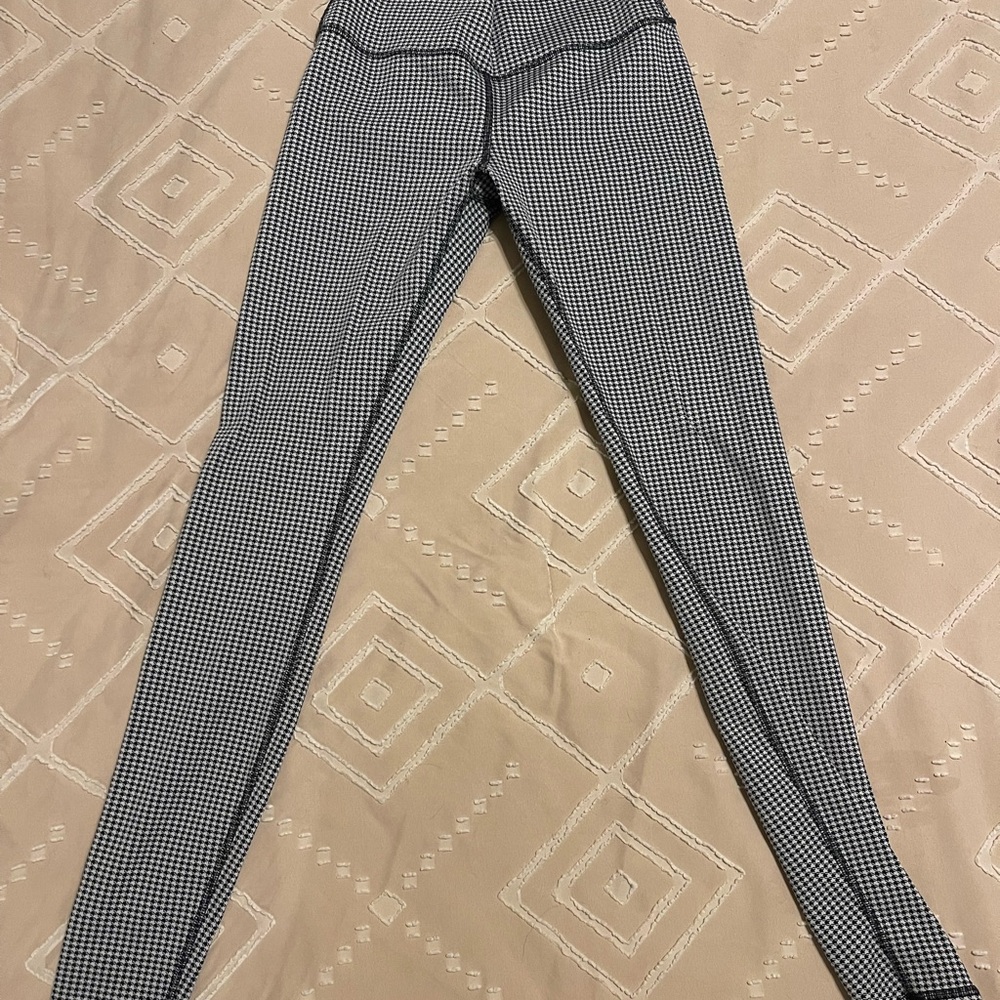 ALO Yoga Black and White Checkered Leggings